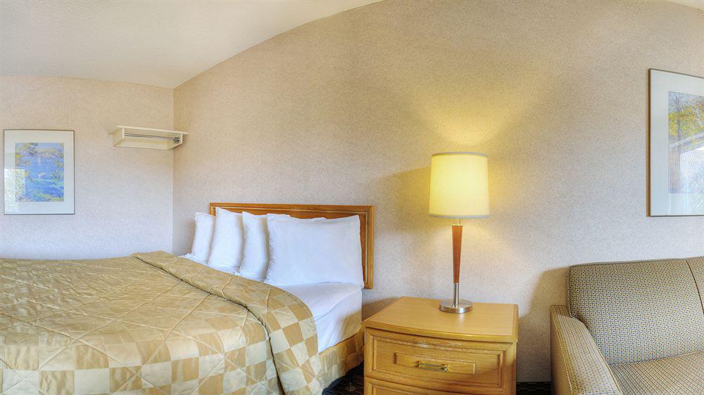 Quality Inn Leamington Exterior photo